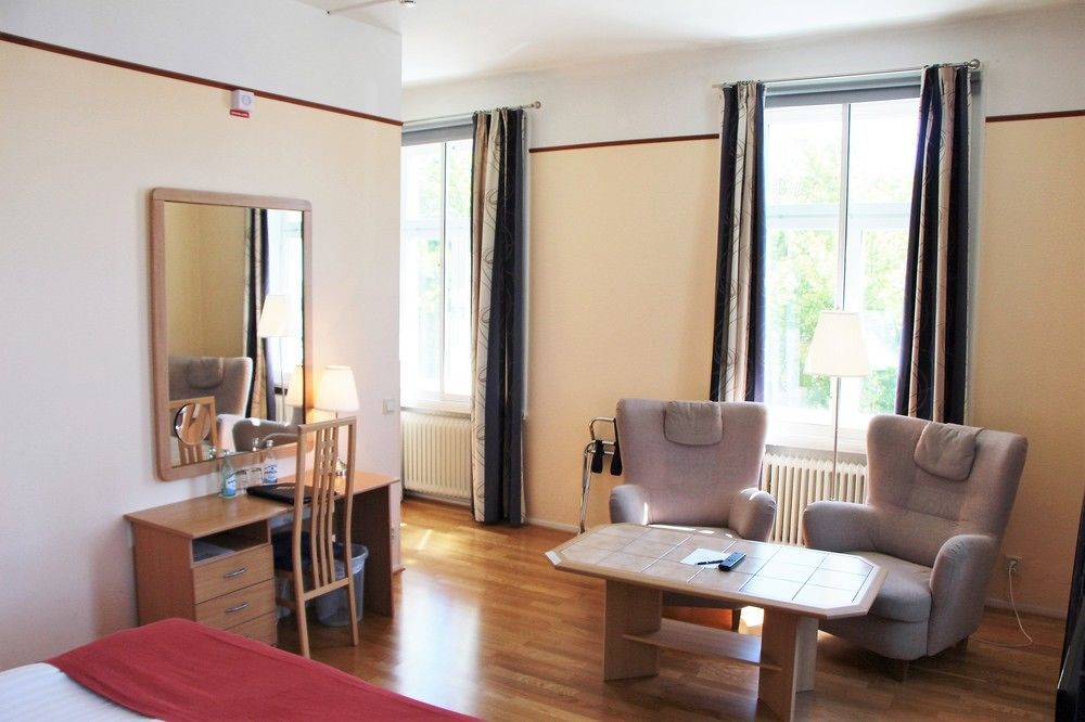 Continental Du Sud Hotel Истад Екстериор снимка